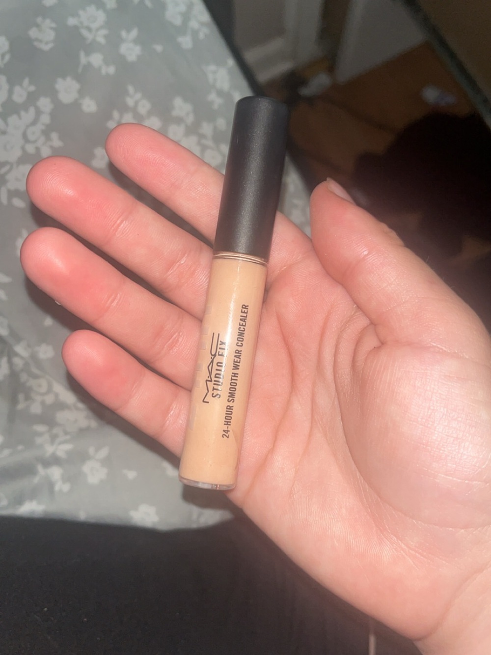 MAC Cosmetics 24-Hour Smooth Wear Concealer - Warm Beige